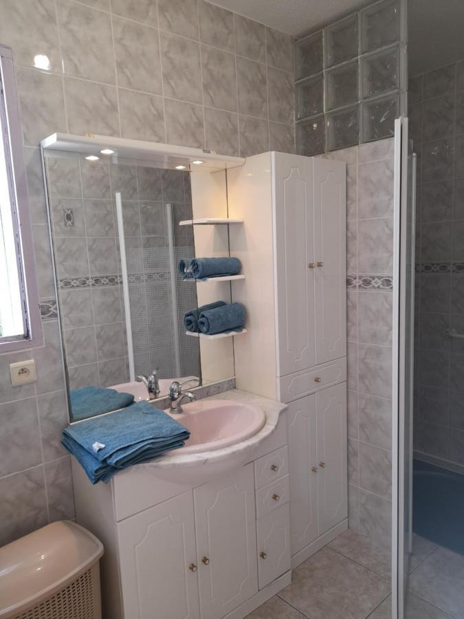 Appartement Avec Exterieur Et Parking Gratuit Perpignan Bagian luar foto